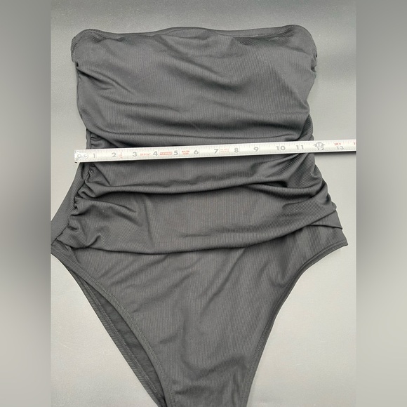 Shade and shore black ribbed one piece swimsuit with removable straps. Size M. - Picture 8 of 9